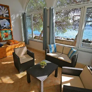  Apartment Seafront - Directly At The Croatia